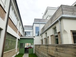 Gebäude